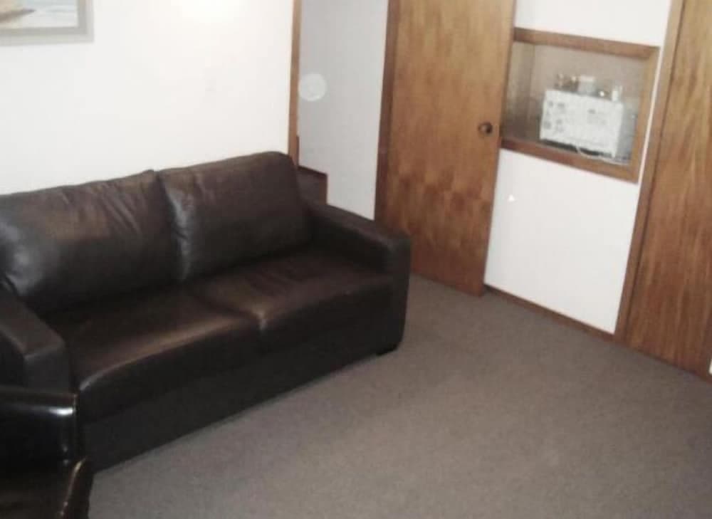 Browns Bay Olive Tree Motel & Apartment