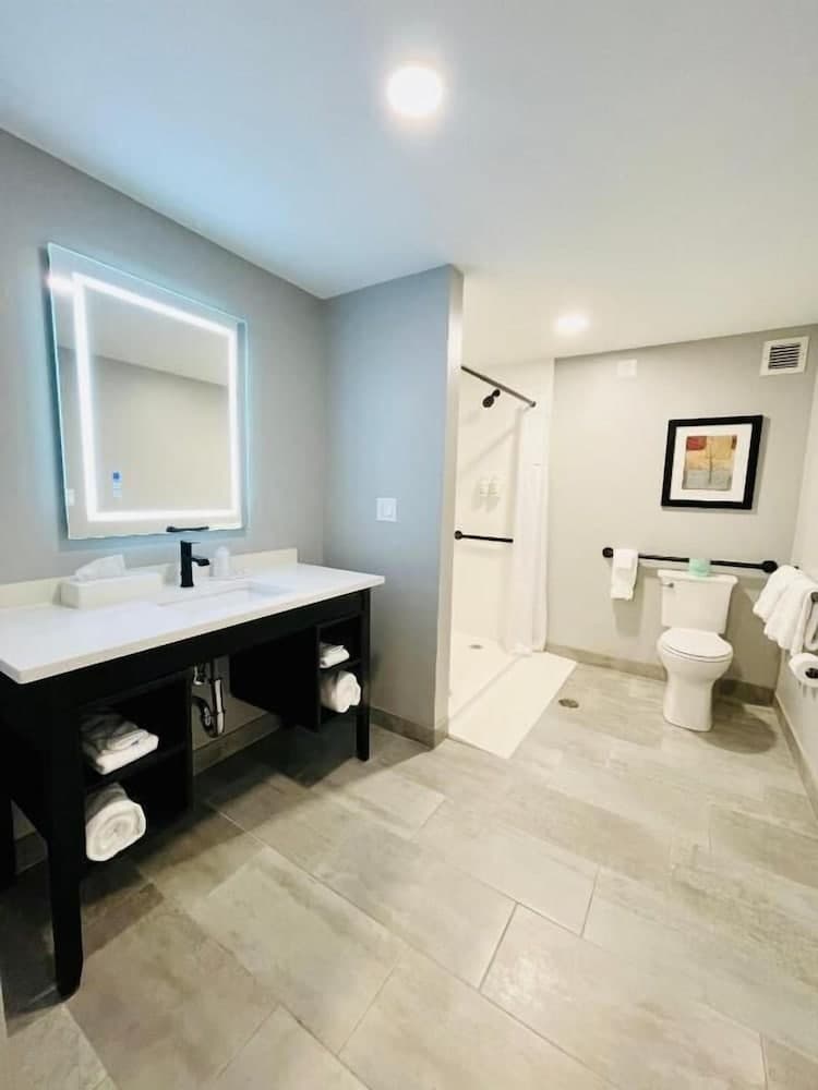 Hawthorn Extended Stay by Wyndham Ellsworth / Bar Harbor