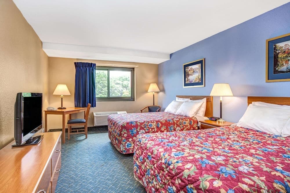 Super 8 by Wyndham Mahwah