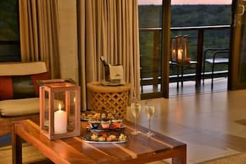 Victoria Falls Safari Club