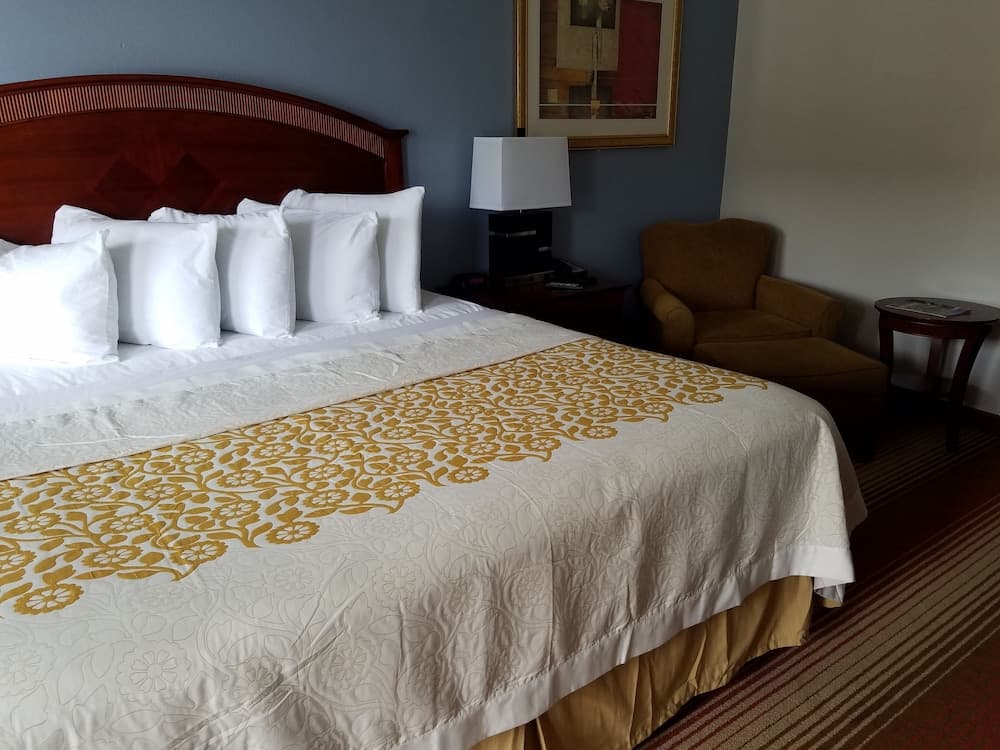 Days Inn by Wyndham Richmond