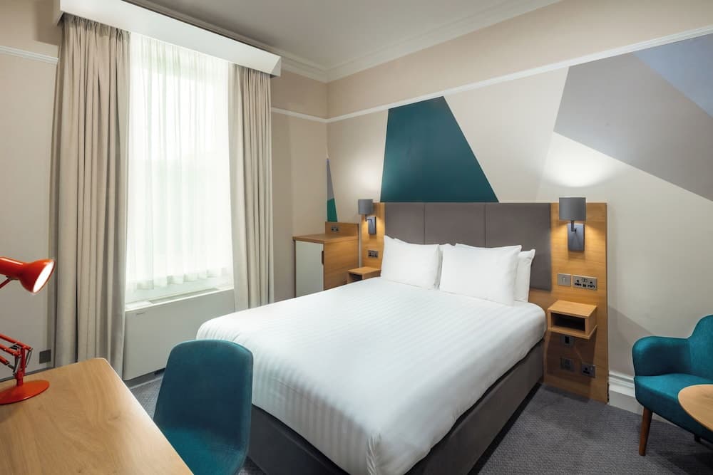 Holiday Inn Farnborough by IHG