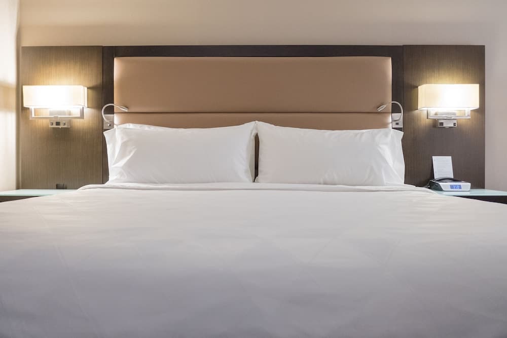 Holiday Inn & Suites Vancouver Downtown by IHG