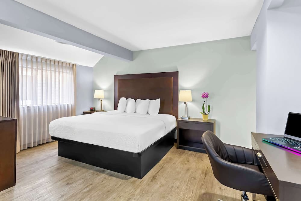 SureStay Studio by Best Western Pensacola