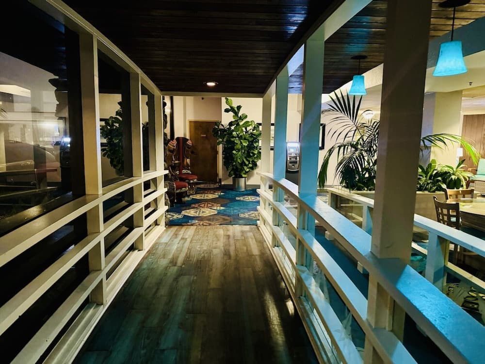 Best Western Aku Tiki Inn