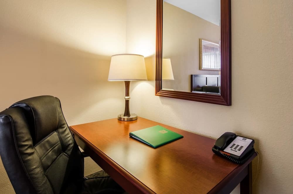 Quality Inn Summersville - New River Area