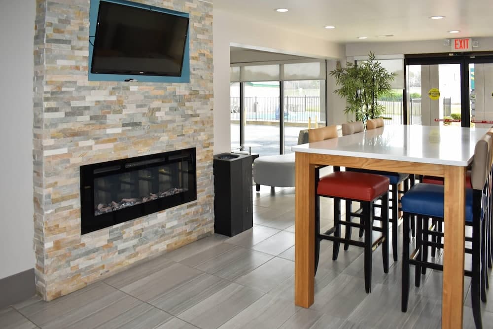 Quality Inn Calhoun North I-75