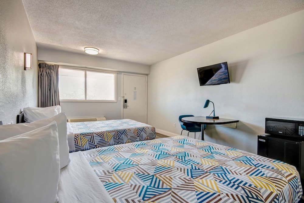 Motel 6 Columbus, OH - OSU North