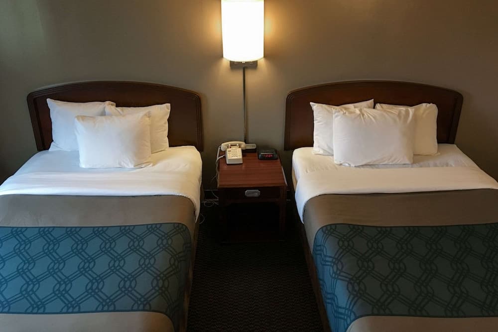 Econo Lodge Darien Lakes