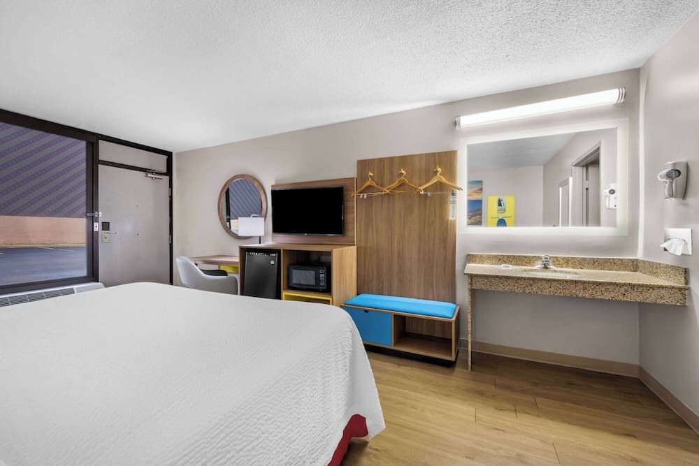 Days Inn by Wyndham Raleigh Midtown