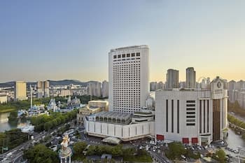 Lotte Hotel World