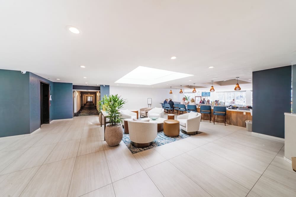 Bay Club Hotel & Marina