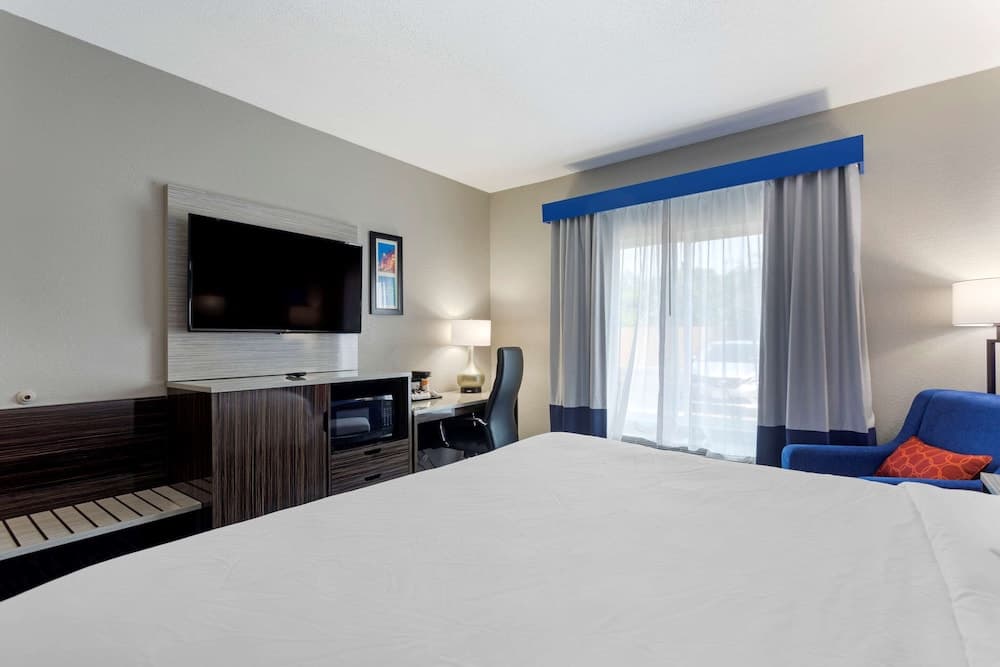 Comfort Inn & Suites Memphis East