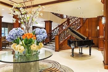 Crowne Plaza Hotel Knoxville Downtown University, an IHG Hotel