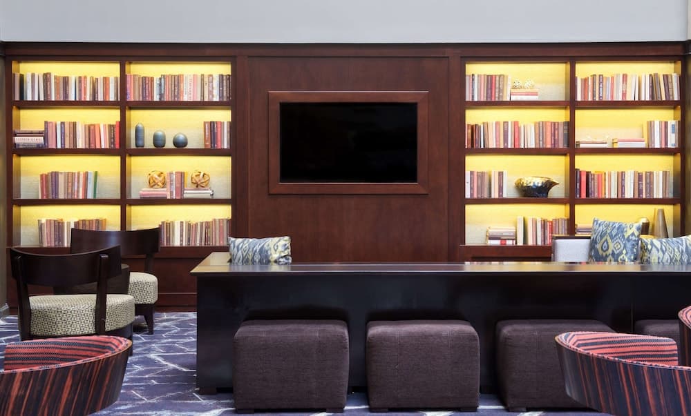 Embassy Suites by Hilton Philadelphia Airport