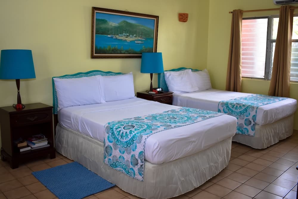 Catamaran Hotel Marina