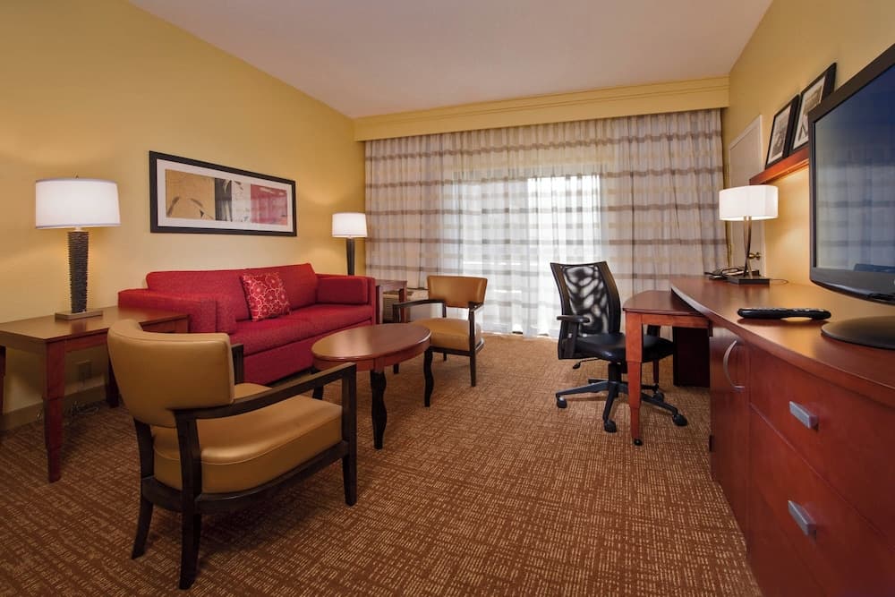 Courtyard by Marriott Richmond West
