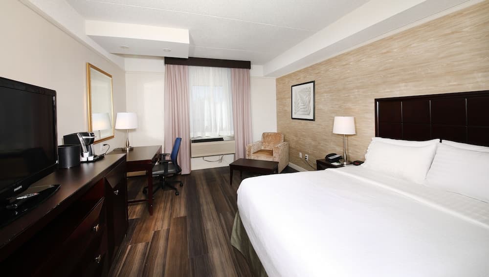 Holiday Inn & Suites Windsor Ambassador Bridge by IHG