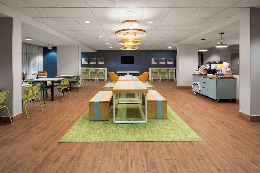 Spark by Hilton Decatur