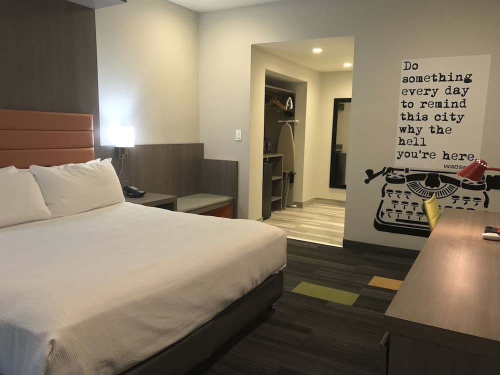 Rodeway Inn near Melrose Ave