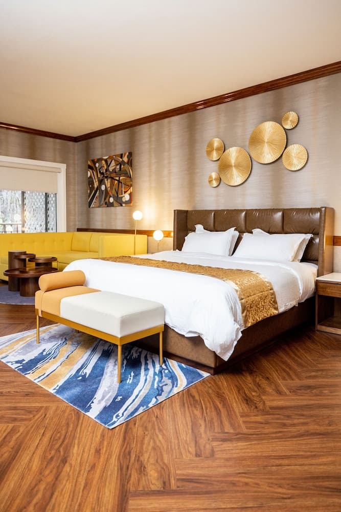 Chateau Merrimack Resort & Spa