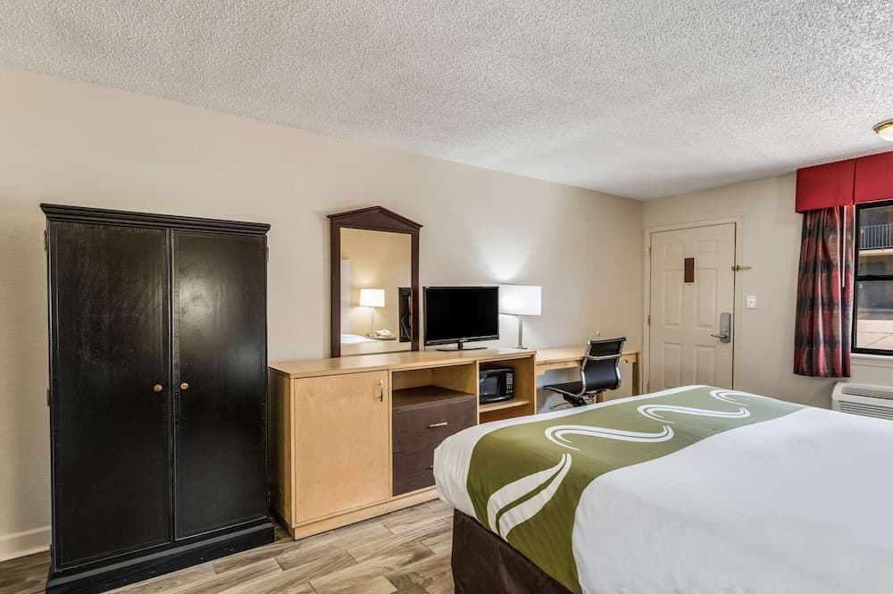 Quality Inn & Suites Hot Springs-Lake Hamilton