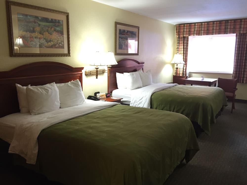 Econo Lodge Inn & Suites Eagle Pass