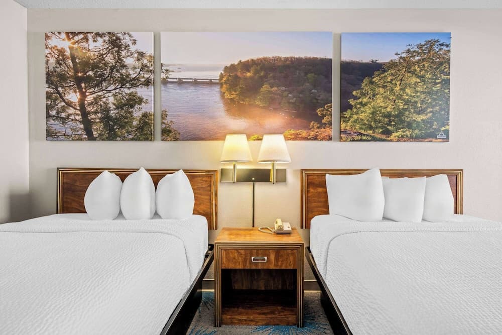 Days Inn by Wyndham Dubuque