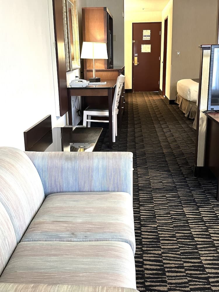 Sojourn Suites Portland Airport