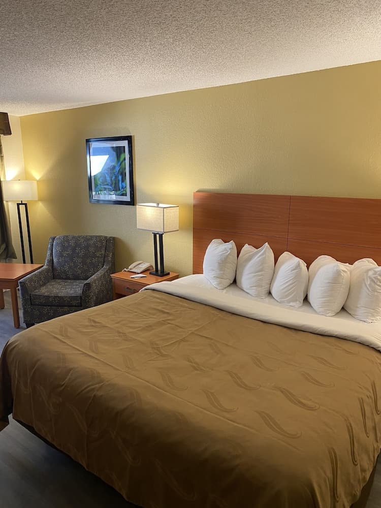 Quality Inn near Manatee Springs State Park