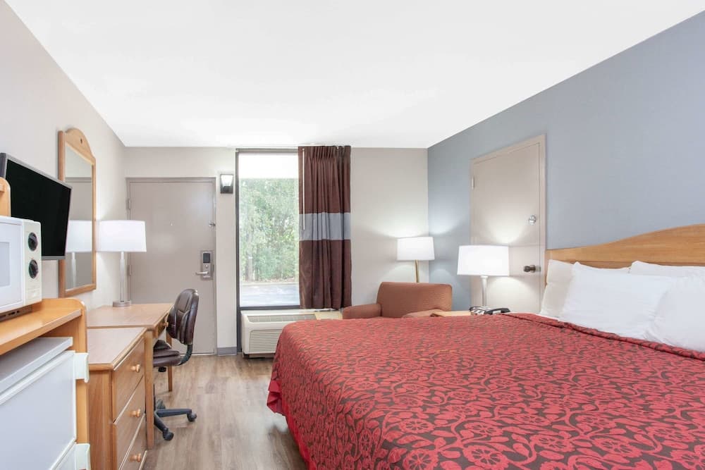 Days Inn by Wyndham Clinton / Laurens I-26