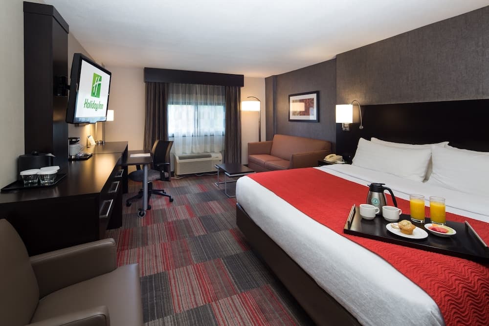 Holiday Inn Milwaukee Riverfront by IHG