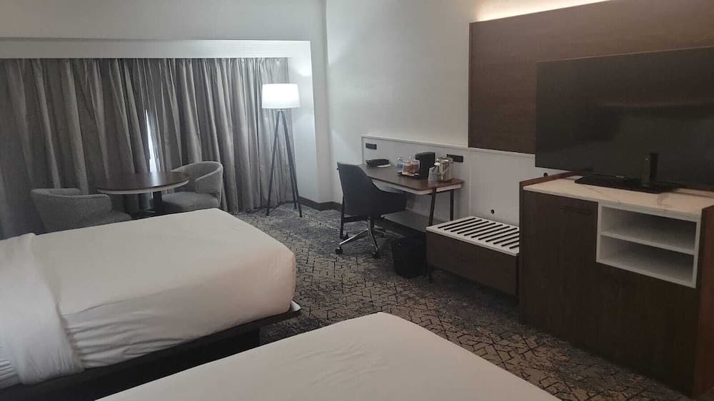 The Plaza Hotel Columbus at Capitol Square