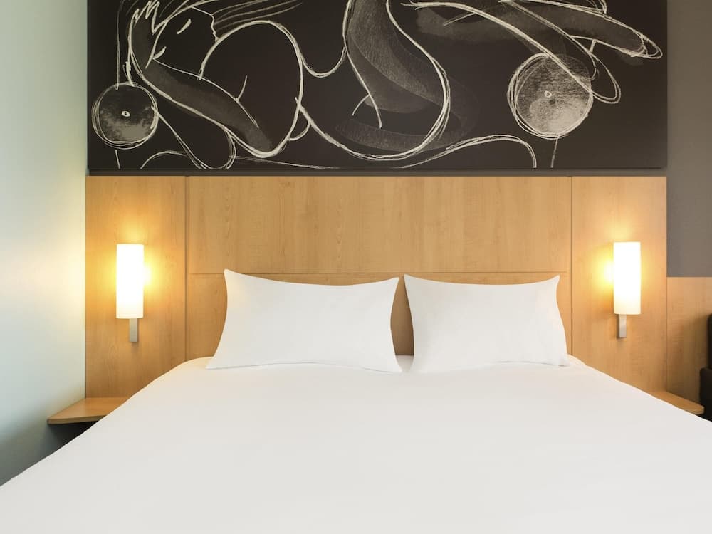 Ibis 3 Lacs Neuchatel Hotel