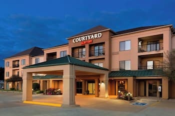 Courtyard Bloomington Normal