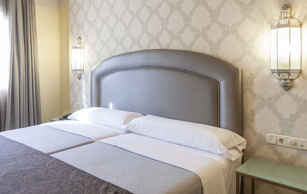 Hotel Macià Alfaros