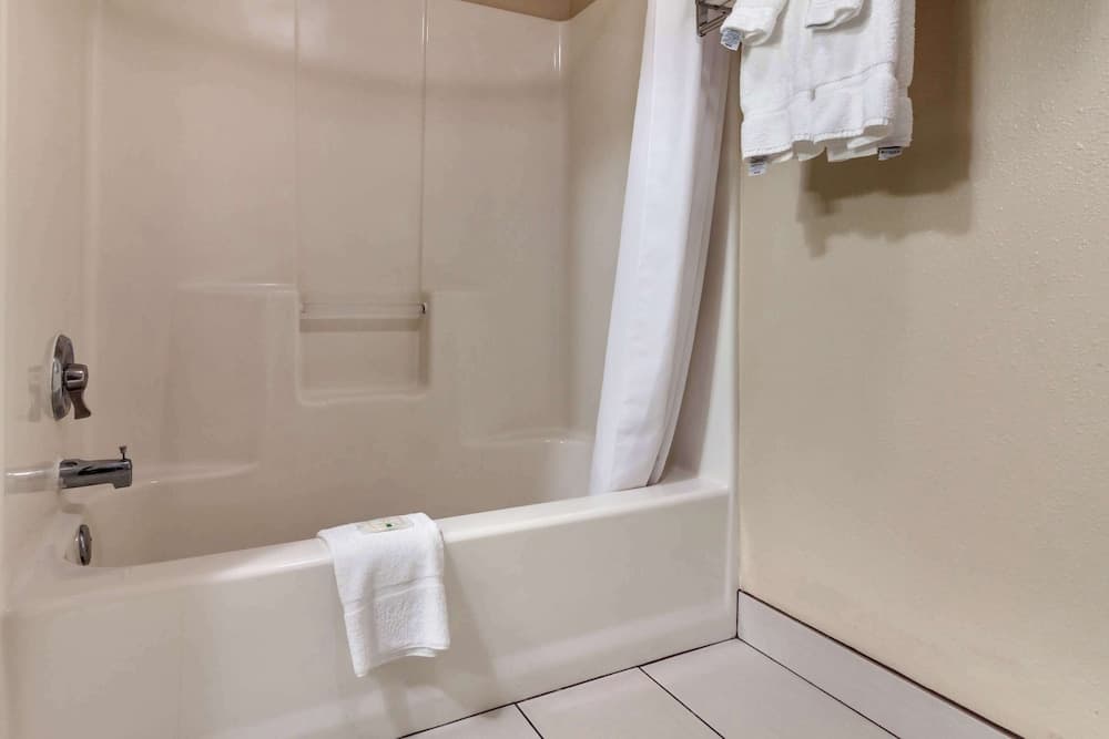 Quality Inn Hays I-70