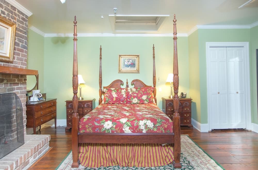 17Hundred90 Inn and Restaurant