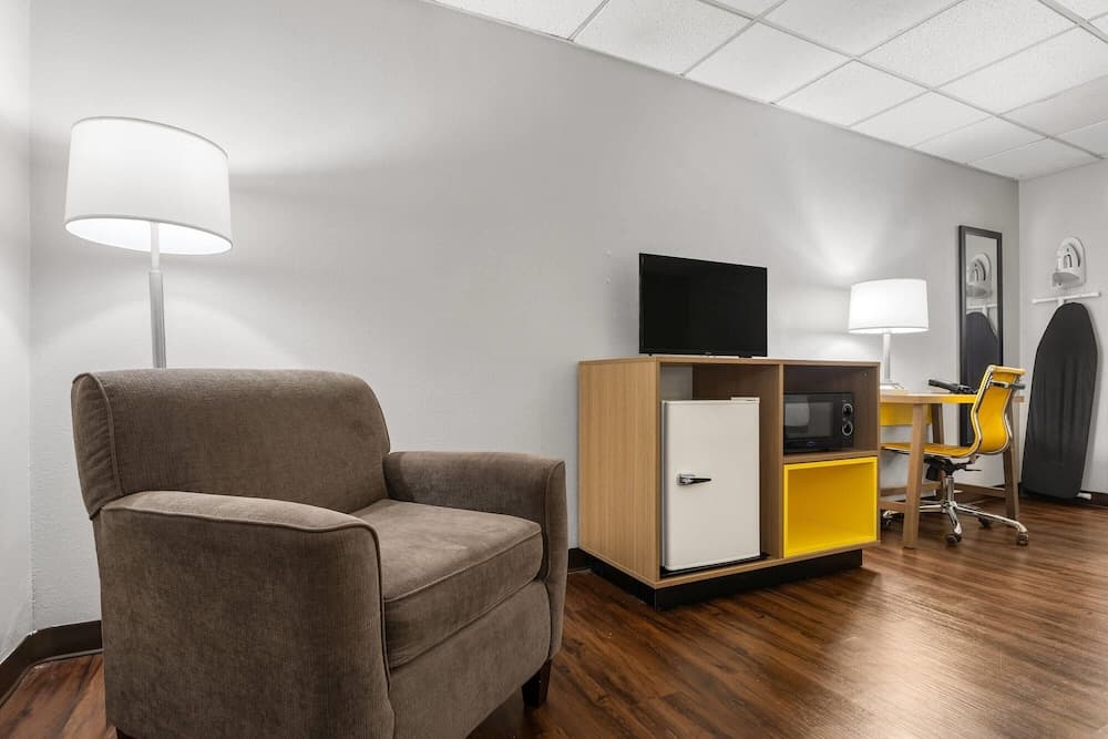 Days Inn by Wyndham Madisonville