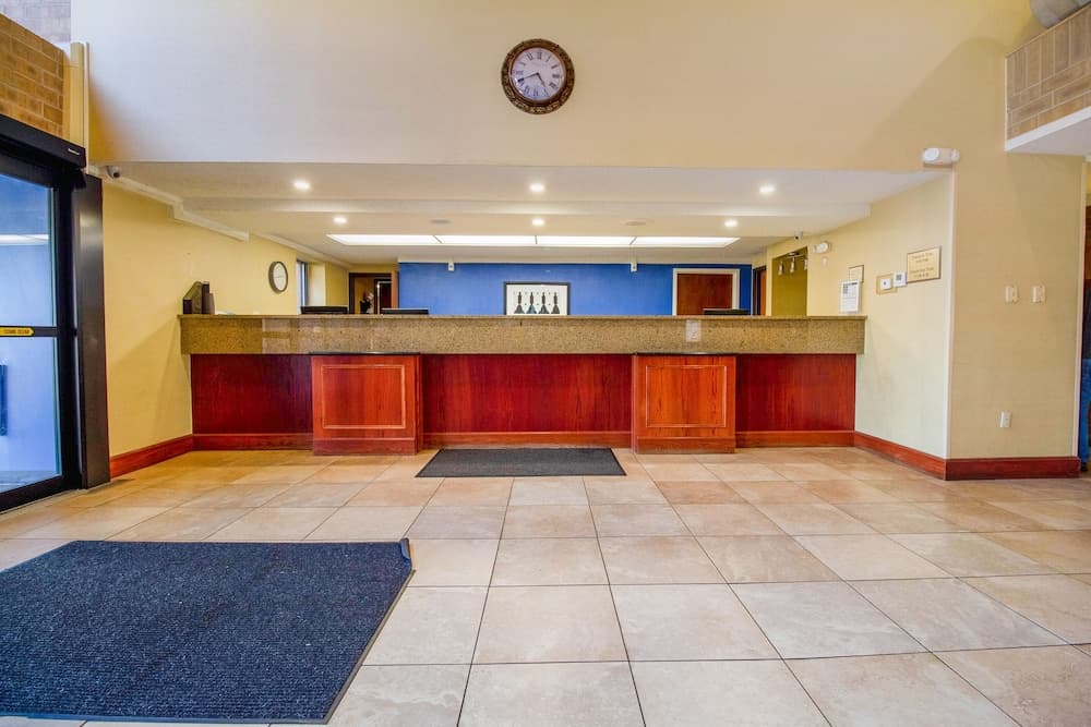 Tulsa Square Hotel Central, I-44 By OYO