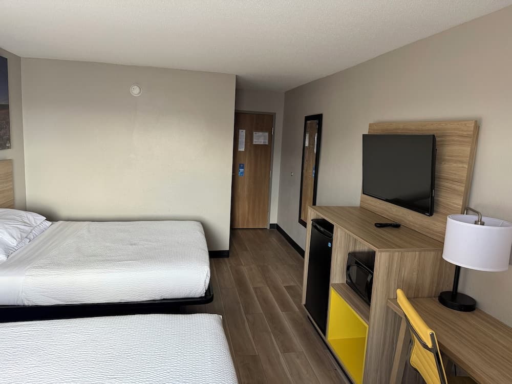 Days Inn by Wyndham Muncie -Ball State University