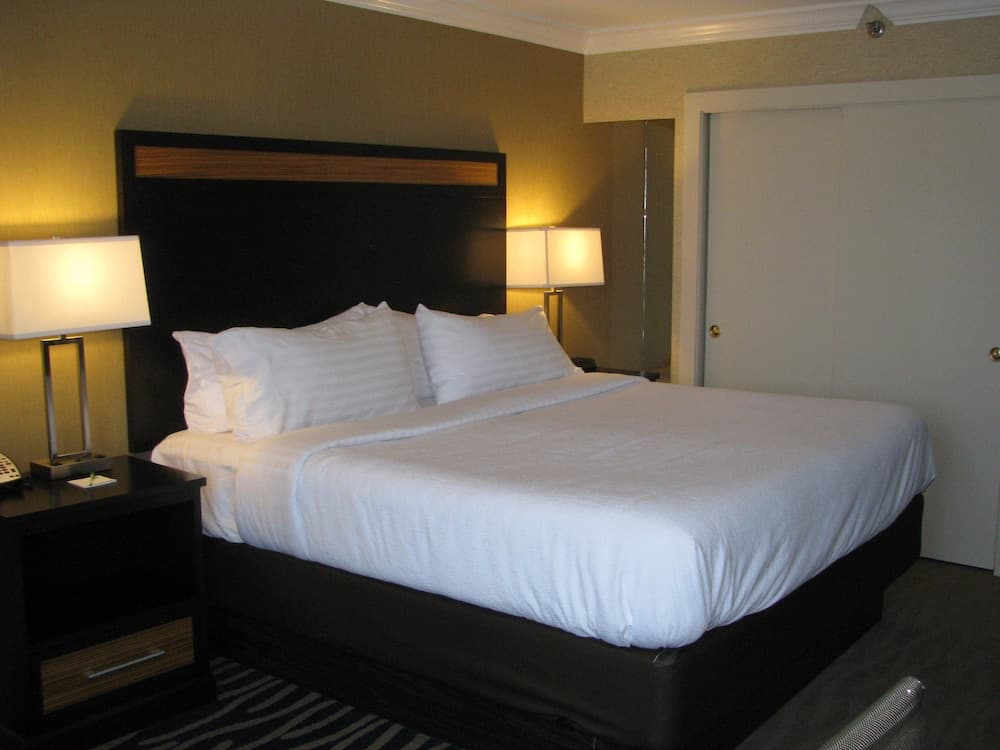 DoubleTree by Hilton Downtown Concord