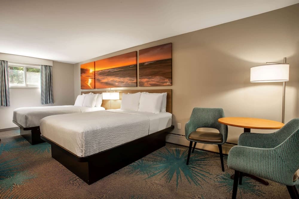 Days Inn by Wyndham Marquette