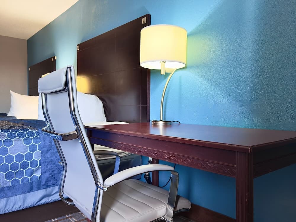 American Inn Cedar Rapids South