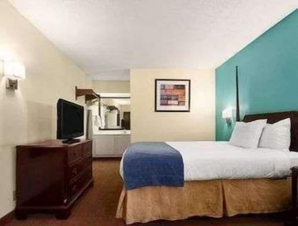 Baymont Inn & Suites Florence by Wyndham