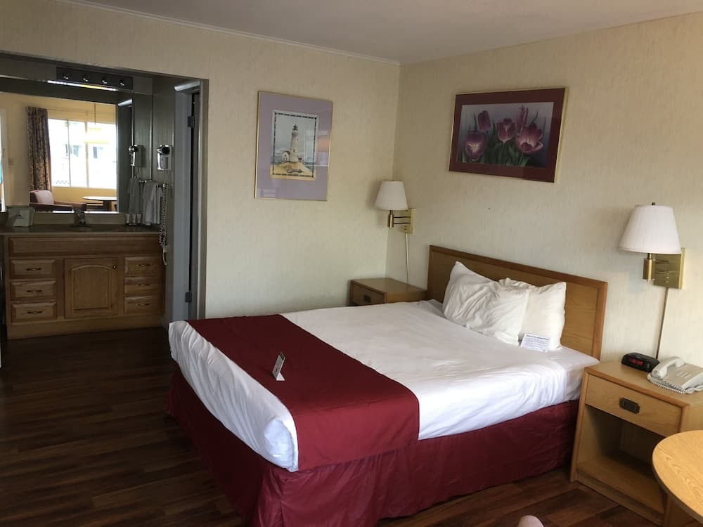 Travelodge by Wyndham Mackinaw City