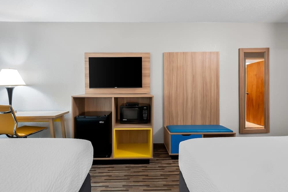 Days Inn by Wyndham Hillsdale