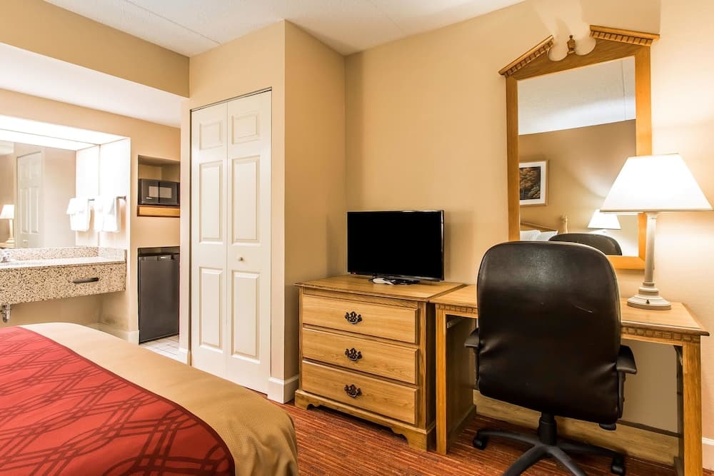 Econo Lodge Inn & Suites Huntsville University Area
