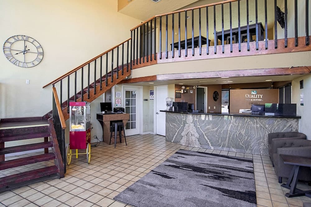 Quality Inn & Suites Phoenix NW - Sun City