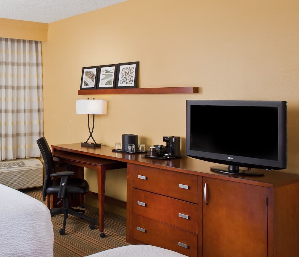 Courtyard by Marriott Orlando Airport